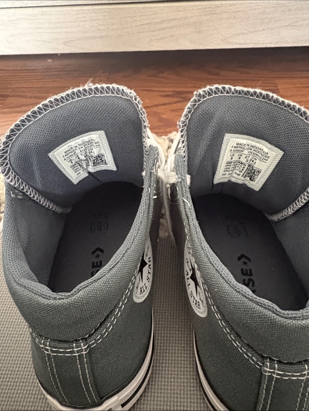 Women’s Converse Chuck Taylor All Star Madison Mid-Top Sneaker - Picture 7 of 7